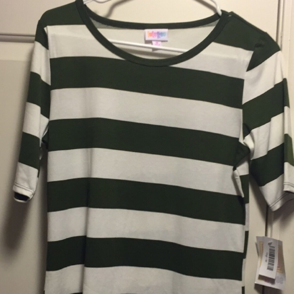 Lularoe M Gigi top